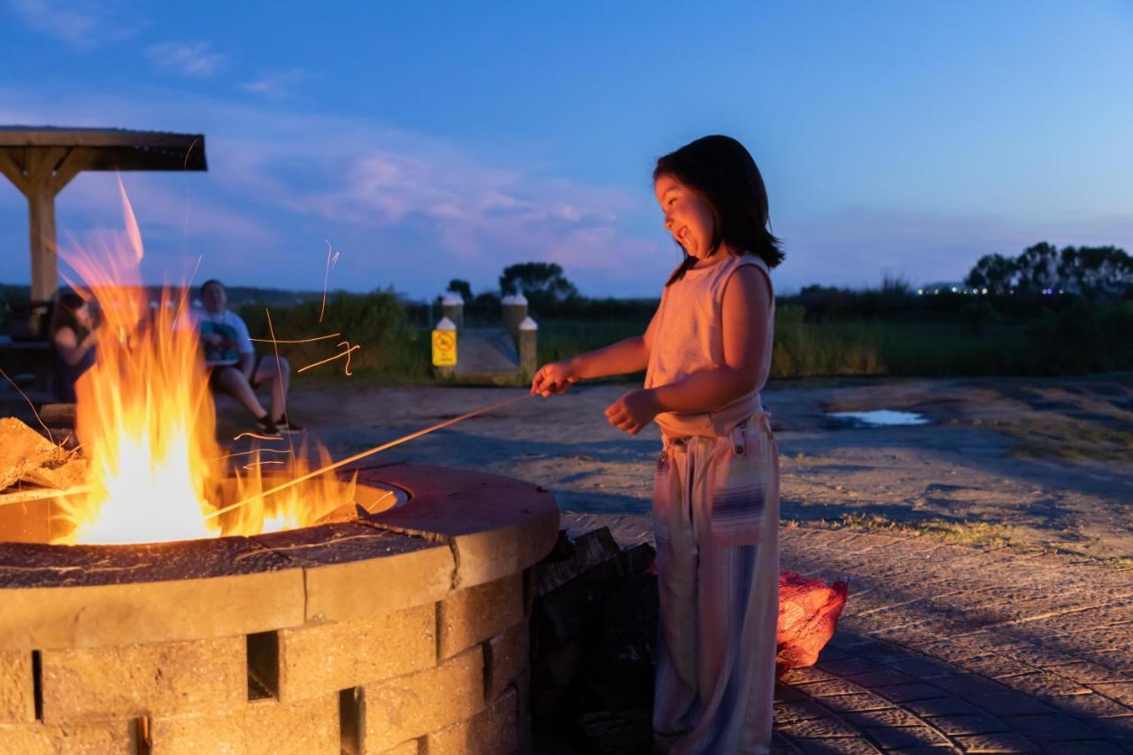 Jellystone Park Chincoteague Island Villa Bagian luar foto